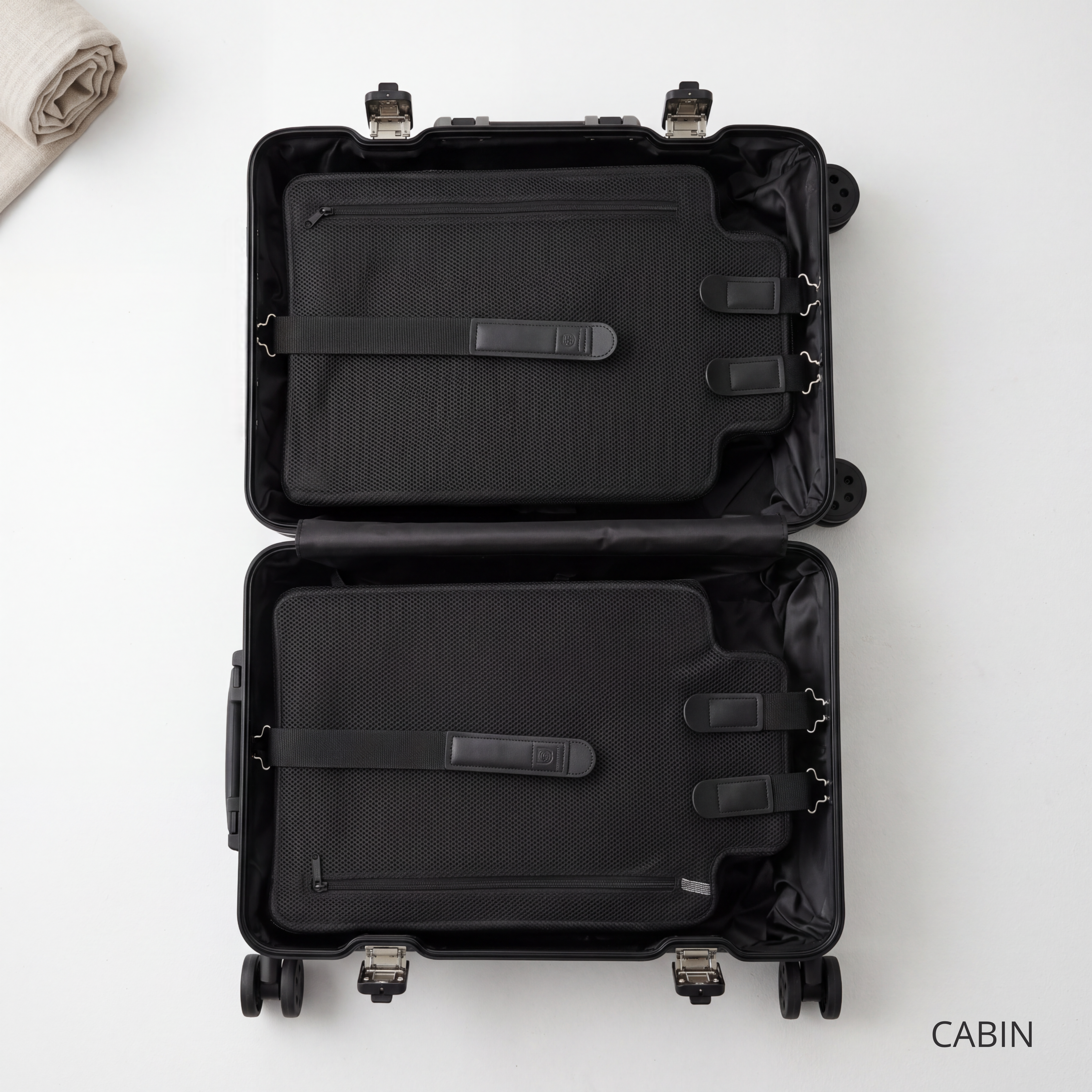 The Atlas Aluminium Luggage — Silver