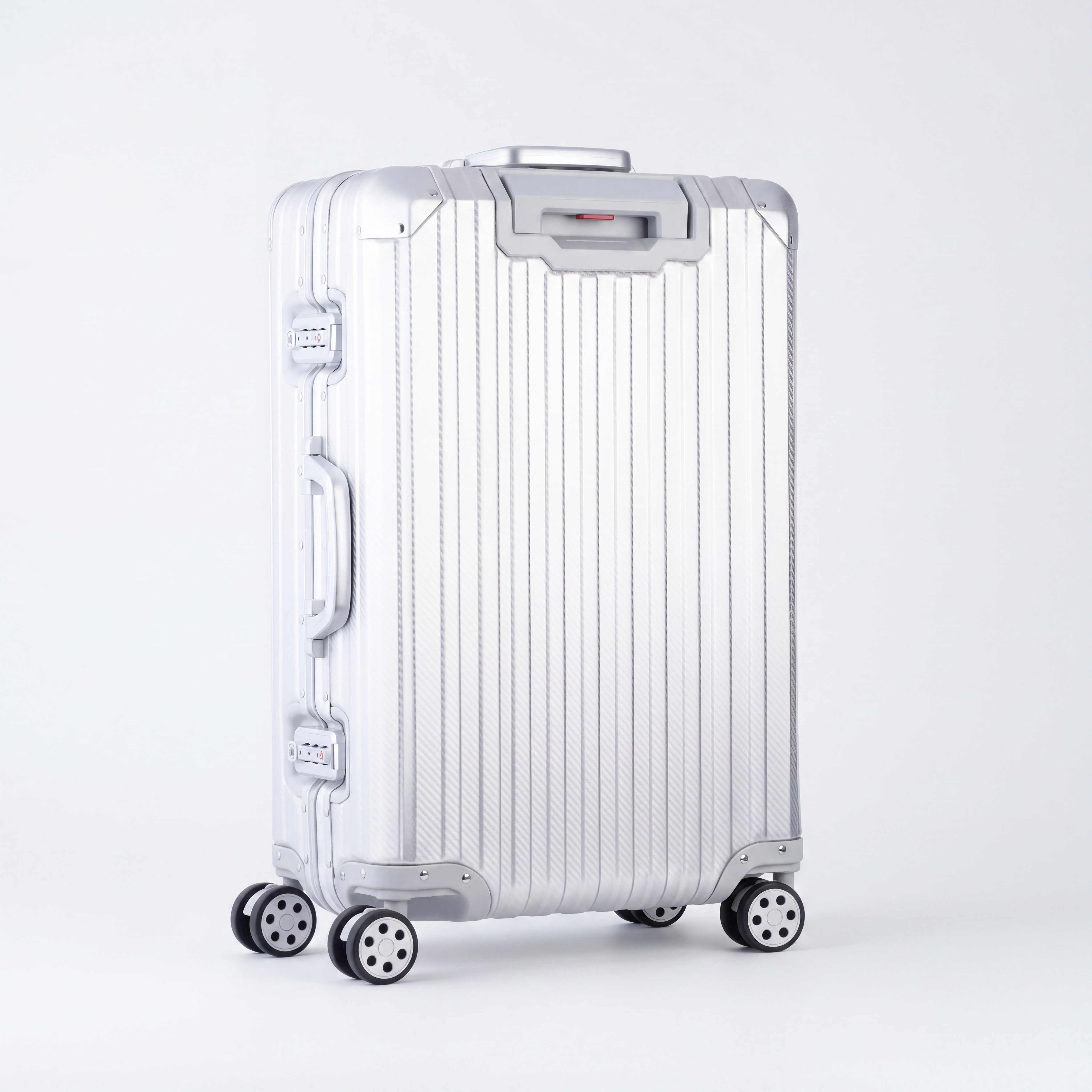 The Atlas Aluminium Luggage — Silver
